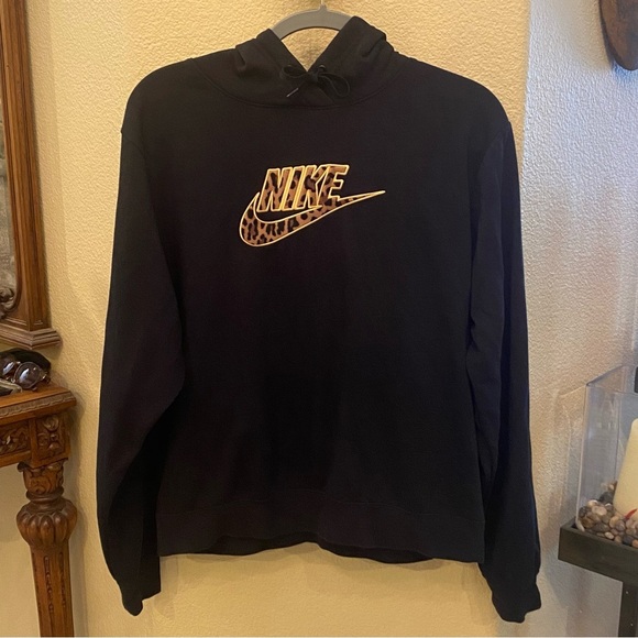 NIKE Women Black Hoodie with Leopard Print Logo Sweatshirt Size Medium - Picture 1 of 7
